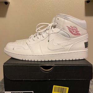 Jordan Retro 1 Mid “Swoosh On Tour” Size 12